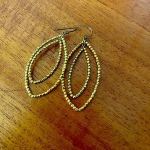 Stella & Dot gold beaded earrings. Beautiful & lightweight!